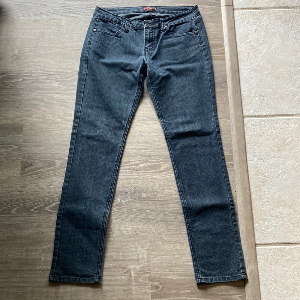 Forever 21 Skinny Straight Leg Jeans Denim